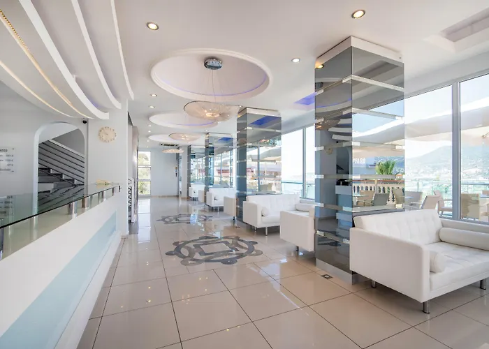 Szálloda Sunny Hill Alya 4*