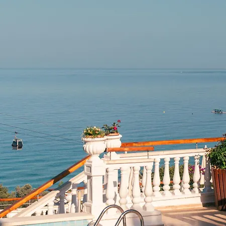 서니 힐 알리아 4*